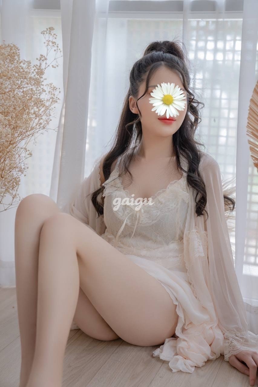 Ngọc Hân_XInh Xắn Gầm Cao Máy Thoáng Bím Khít NHiều Nước